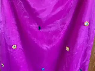 Pink nederdel med pynt