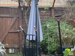 Hænge parasol til haven