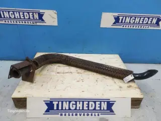 New Holland 8160 Udstødningsrør 82020110