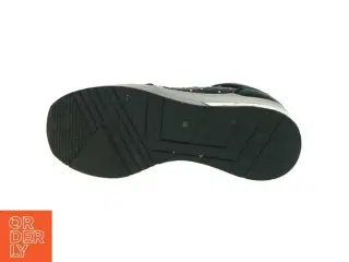 Sneakers fra Guess (str. 38)