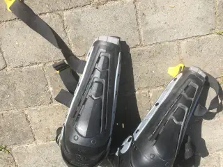 Knæbeskyttere med dobbeltled 