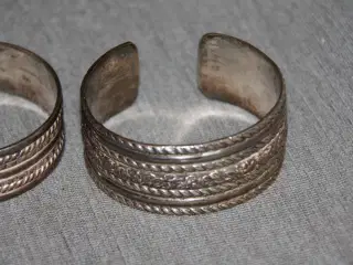 Sølvarmbånd fra Tunisia bredde 2,7 cm og 2 cm 