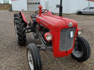 Massey Ferguson 35 . 3 cyl diesel