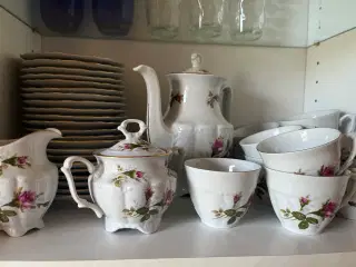 Fint kaffestel med roser - Walbrzych, Marie Theres
