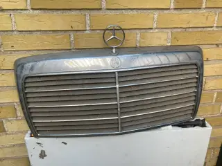 Mercedes W123 front