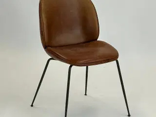 GUBI | Beetle Chair (Brun)