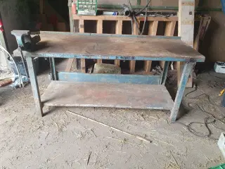 Værkstedsbord af jern 