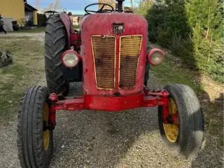 David Brown 990 implematic