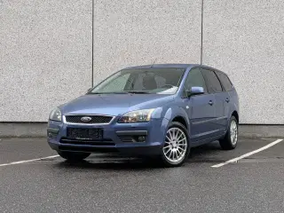 Ford Focus 2,0 145 Ghia stc.