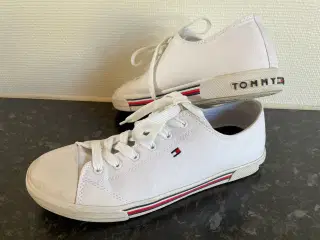 Tommy Hilfiger sneakers str. 40