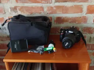 Nikon D3200 24mp, 64 gb ram, 18-55mm objektiv