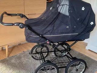 Odder barnevogn med stort liggemål 