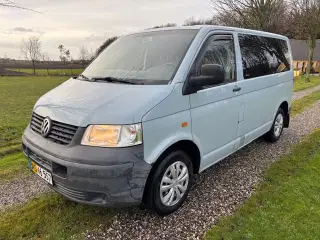 VW Transporter 1,9 TDi 104 Kombi kort 4d