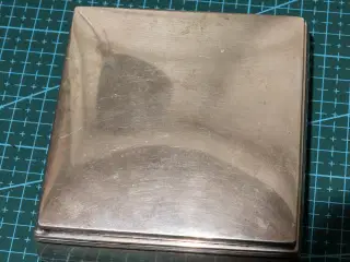 Cigaretæske - Art Deco  Sterling sølv  8x8,5 cm.