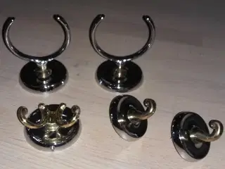 Håndklædekroge og tandkrusholdere
