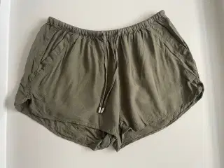H&M Divided shorts