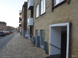 49 m² lokaler egnet til butik. udstilling, salon m.v. udlejes i Odense C