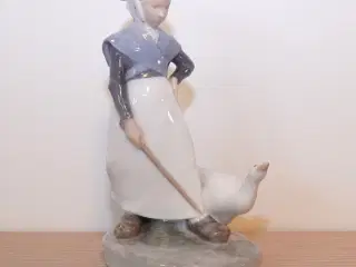 Gåsepige i 1. sortering fra Royal Copenhagen 1944