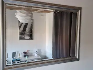 Sølv farvet spejl 94 × 130