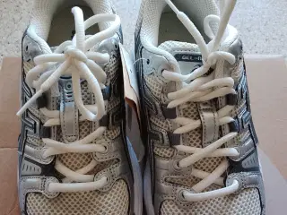 Asics sneakers, str. 37 helt nye