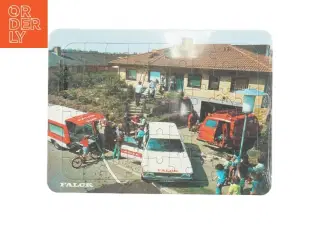 Puslespil med Falck-motiv fra Falck (str. 30x22 cm)