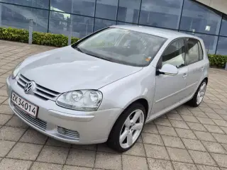 Golf V 1.6 FSi pæn og velholdt fuld service.