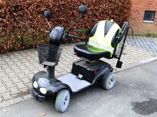 Velkørende elscooter