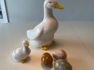 Gåsefamilie i fajance