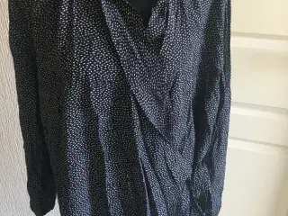 Helt ny smuk bluse Samsøe str. 38