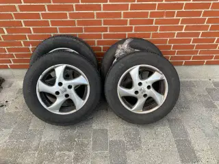 Alufælge med dæk