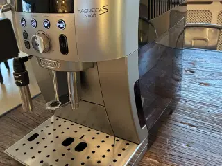 Delonghi Magnifica S Espressomaskine