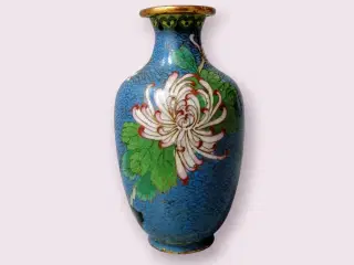 Ældre, smuk cloisonne vase 