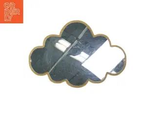 Skyformet spejl (str. 38x26,5 cm)
