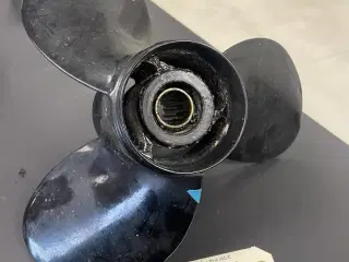 Blue Perfomance 11 1/2 X 13P til Suzuki 60HK