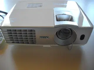 Projektor BenQ W1070
