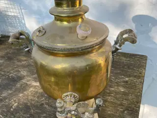 Samovar i messing