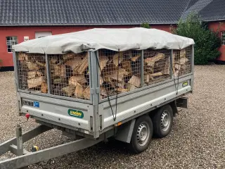 Kløvet brænde
