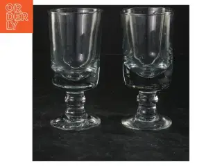 Sæt med to mundblæste vinglas (str. 14x6 cm)