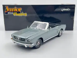 1964 Ford Mustang Convertible 1:18  1964½ model