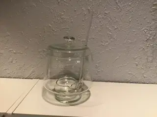 Punchbowle med glaslåg og glas øseske
