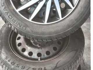 4 dæk på fælge.