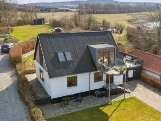 Charmerende villa med udsigt til Søndersø i Viborg