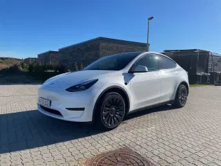 Tesla Model Y  RWD