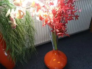 Vase med div. Kunstige planter
