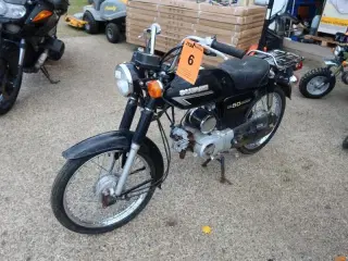 KNALLERT, Suzuki