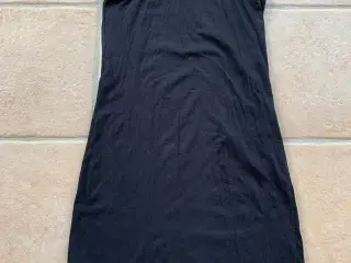 H&M kjole str. 170