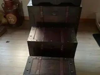Trækiste/skattekiste sæt i antik kolonial stil. 