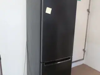 Køle/fryseskab LG GBB72MCEFN 384L samlet