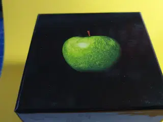 The Beatles apple usb