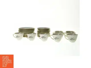 kaffe kopper med underkopper og tallerkener fra Kjøbenhavns Porcellain (str. Tallerken 18 cm underkop 13 cm kop 6 x 9 cm)